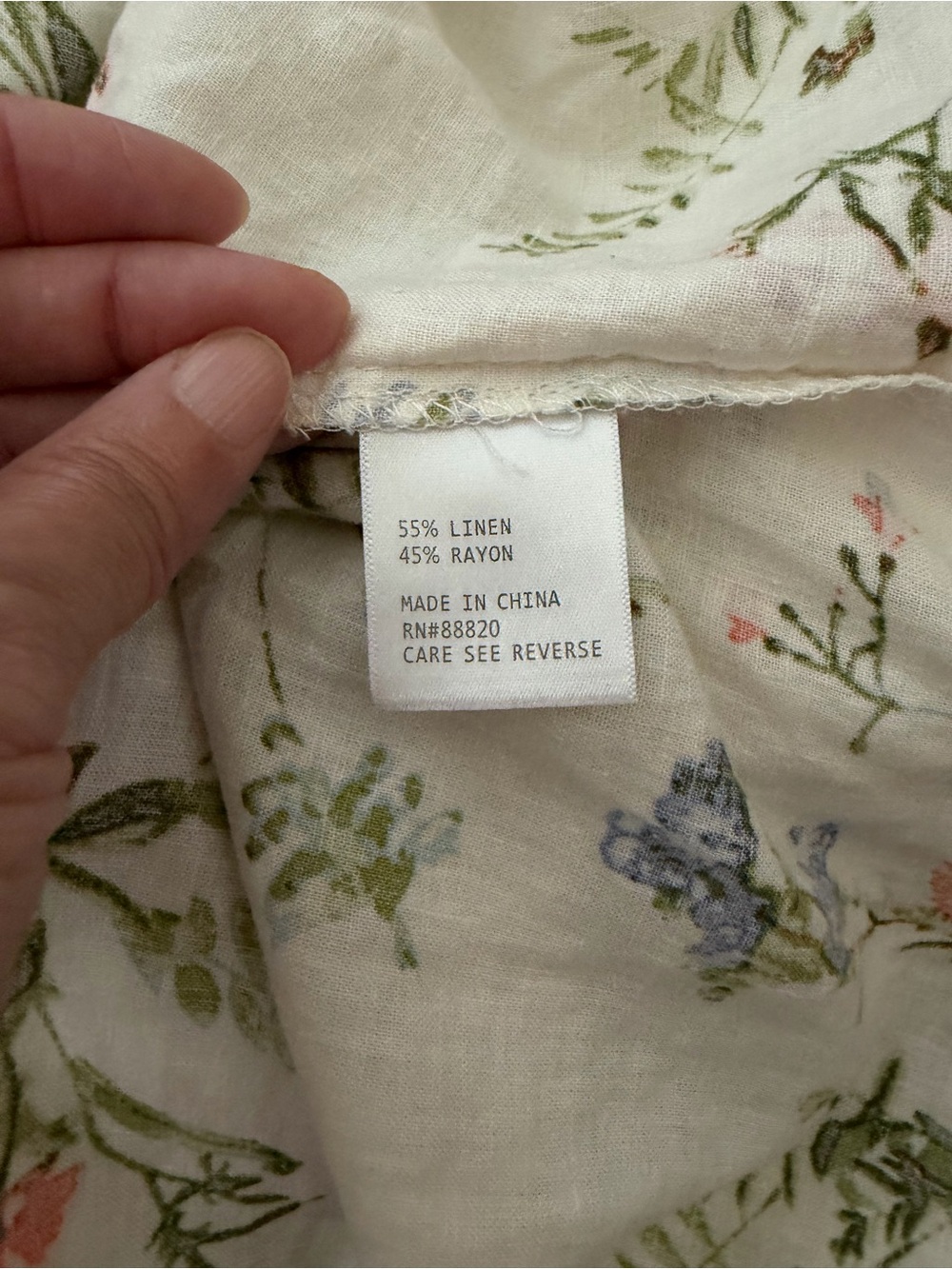 JONES & CO White Floral Tunic Blouse EUC - Picture 7 of 7